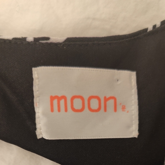 Black and white dress - Picture 4 of 5